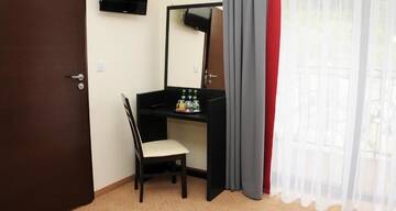 Фото номера Трехместный номер Отель Hotel Klaudia г. Juszczyn 9