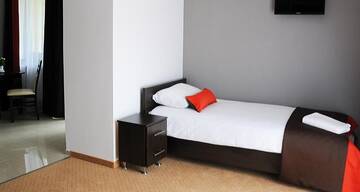 Фото номера Трехместный номер Отель Hotel Klaudia г. Juszczyn 7