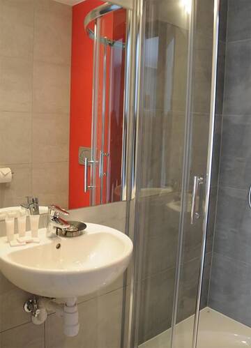 Фото номера Трехместный номер Отель Hotel Klaudia г. Juszczyn 19
